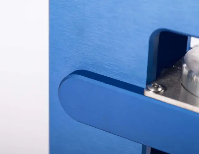 Gebürstete Aluminiumoberfläche, Detail